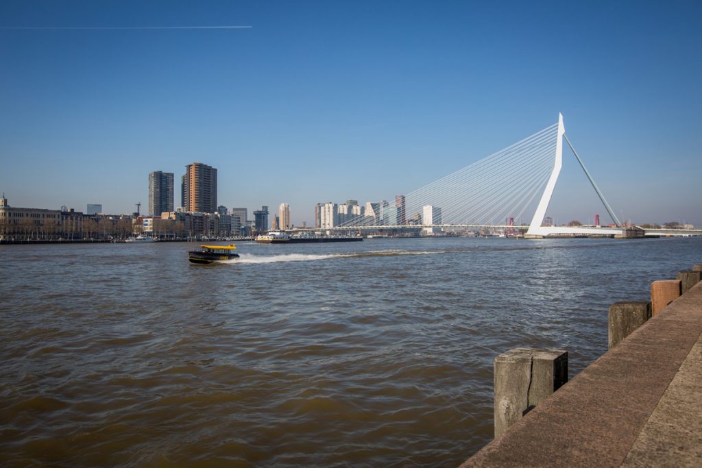Rotterdam hotel zakelijk fotografie Erasmusbrug foto