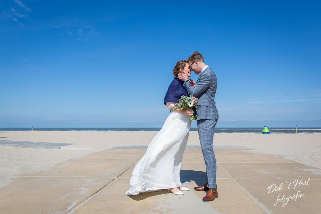 Bruiloft den haag trouwen Didi t Hart fotografie strand kasserie OCK